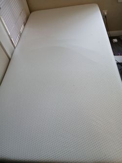Zinus mattress and bedframe