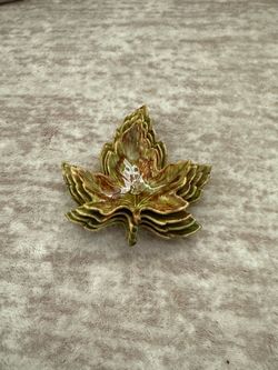 Ceramic Leaf-Shaped Decorative Dish