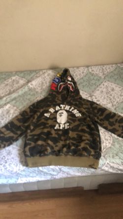 A bathing ape small Camo pull up hoodie