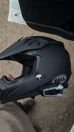 Bell helmet with packtalk