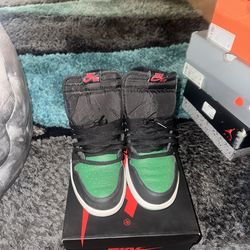 Air Jordan 1 Retro “Pine Green”