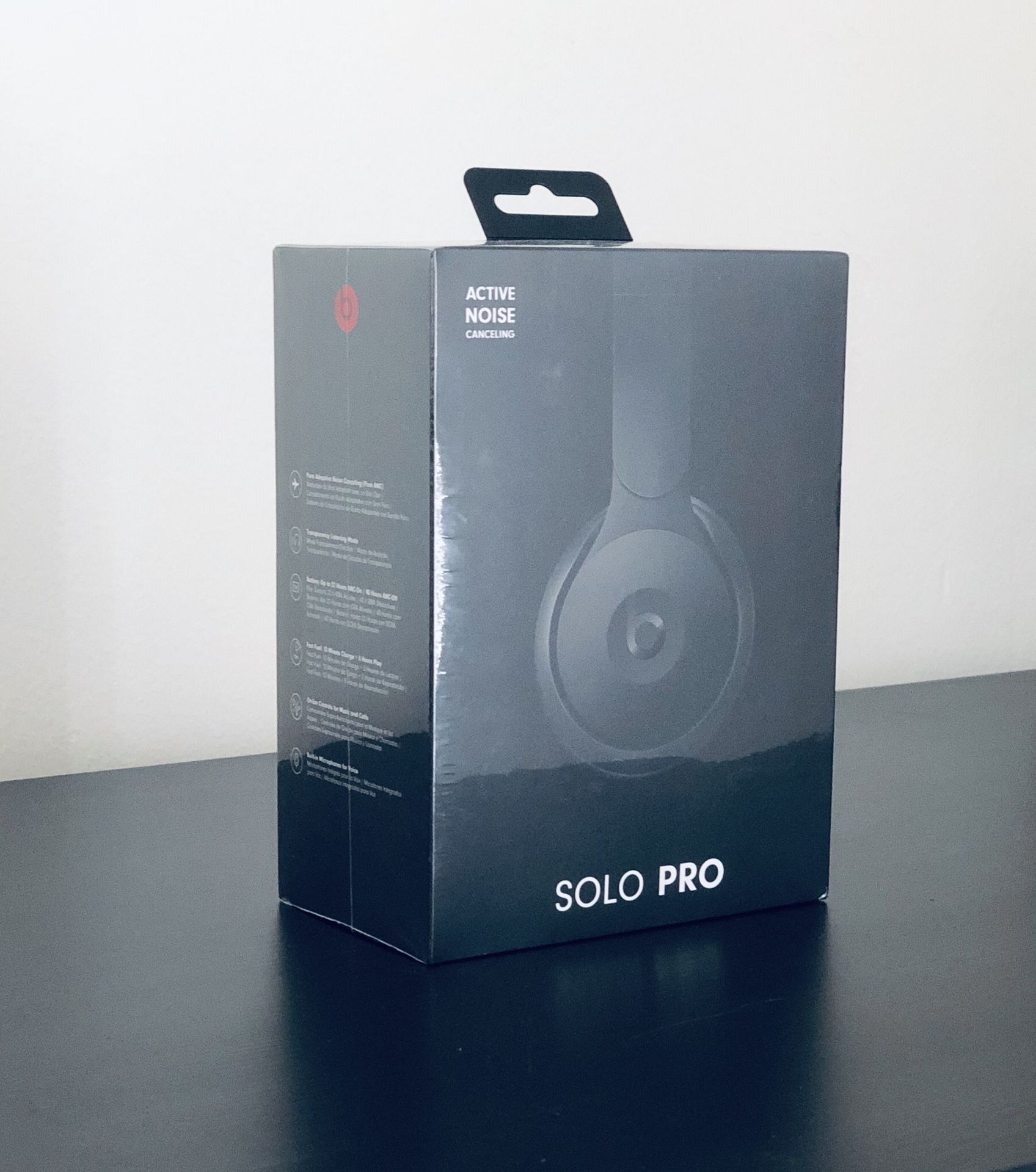 Beats Solo Pro - Active Noise Canceling _ Black [New] unopened