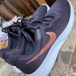 Nike Shoes For Women’s Sizes  9.5