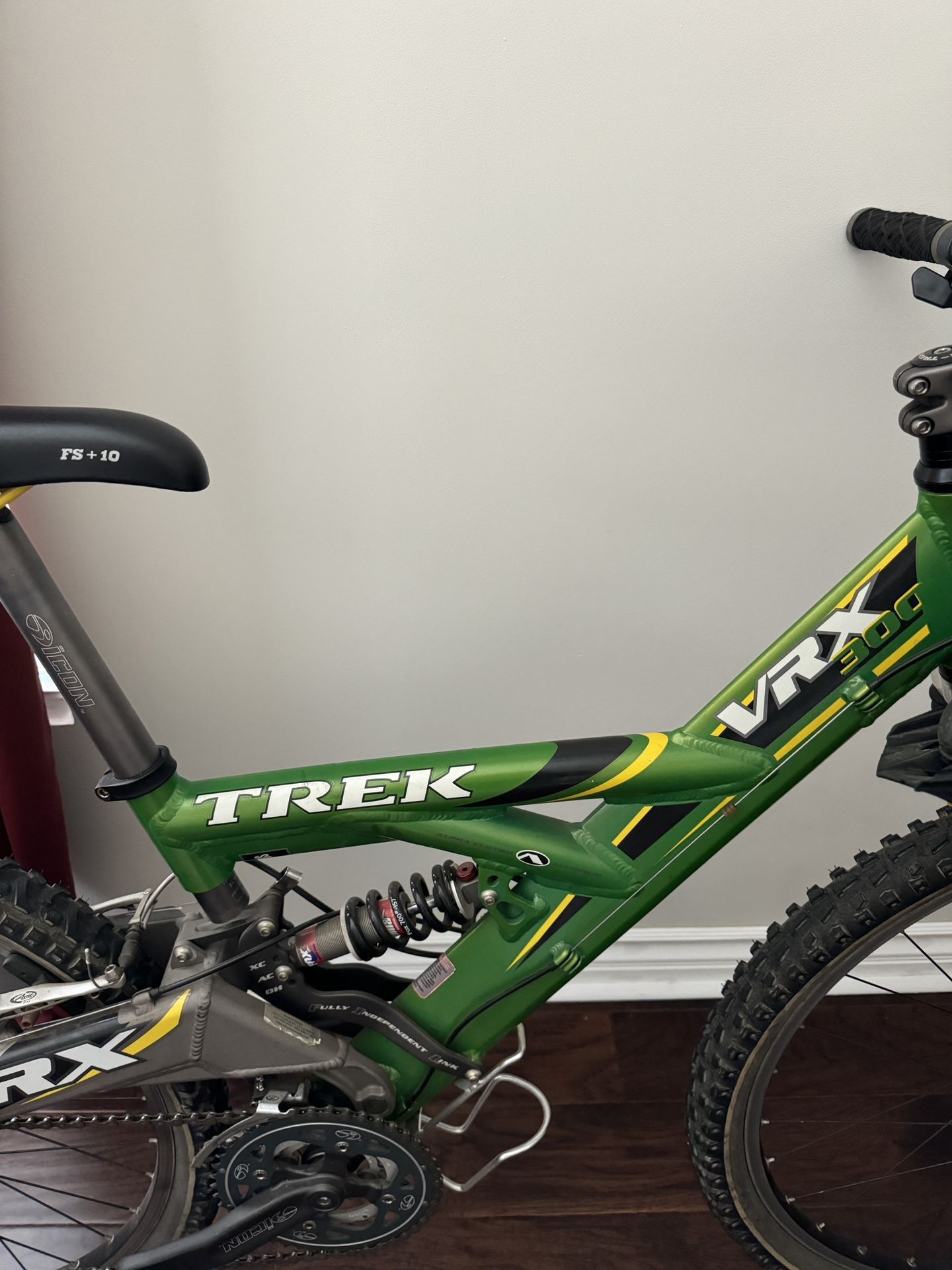Trek vRX 300 Mountain Bike Bikes & Cycling