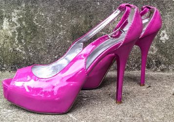 Worthington pink platform heels peep toe