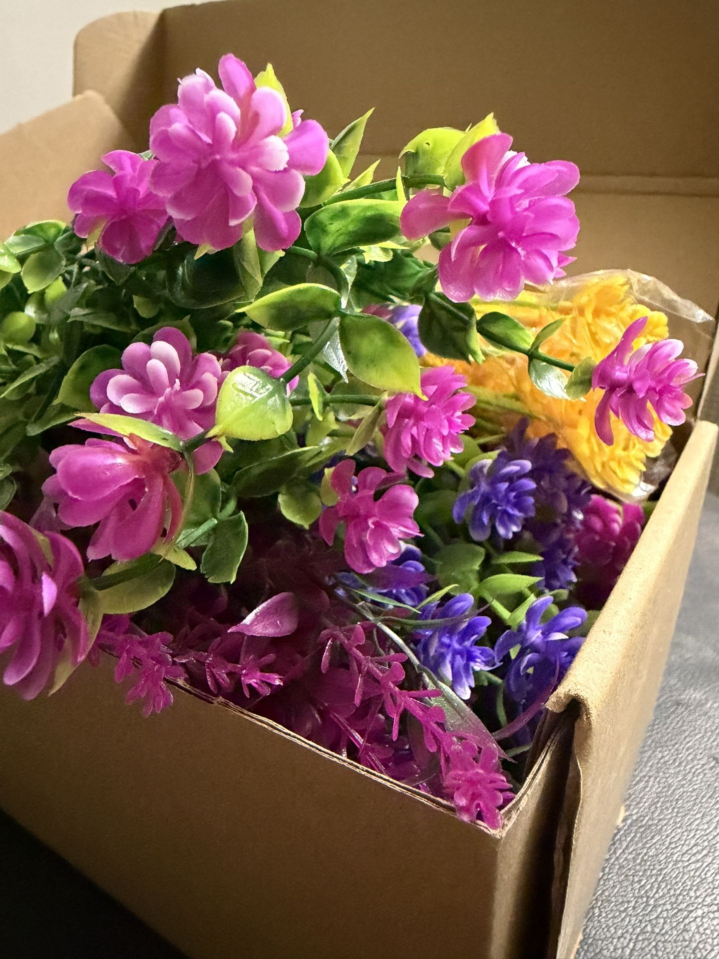 24 Piece Artificial Flower Bundles – Outdoor / Indoor Decor