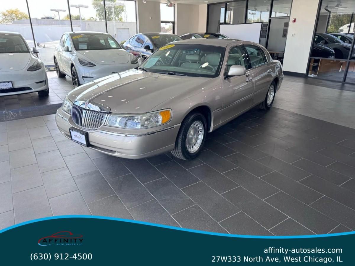 2002 Lincoln Town Car