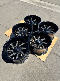 Set of 5 Jeep Gladiator Wrangler and Gladiator 22” Fuel 2-Piece Wheels