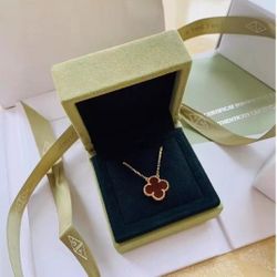 Van Cleef & Arpels Vintage Alhambra Pendant Carnelian Necklace 18K Yellow Gold