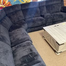 Stunning Reclining Cozy Sectional! 