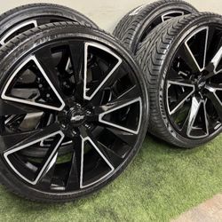 NEW 26 inch gm style wheels wrapped in 305/30r26 lexani tires