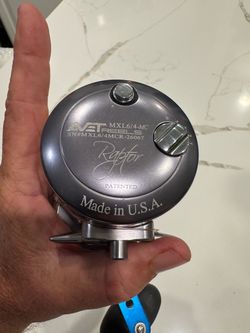 Like new Avet MXL 6/4 MCast two speed salt water fishing reel.