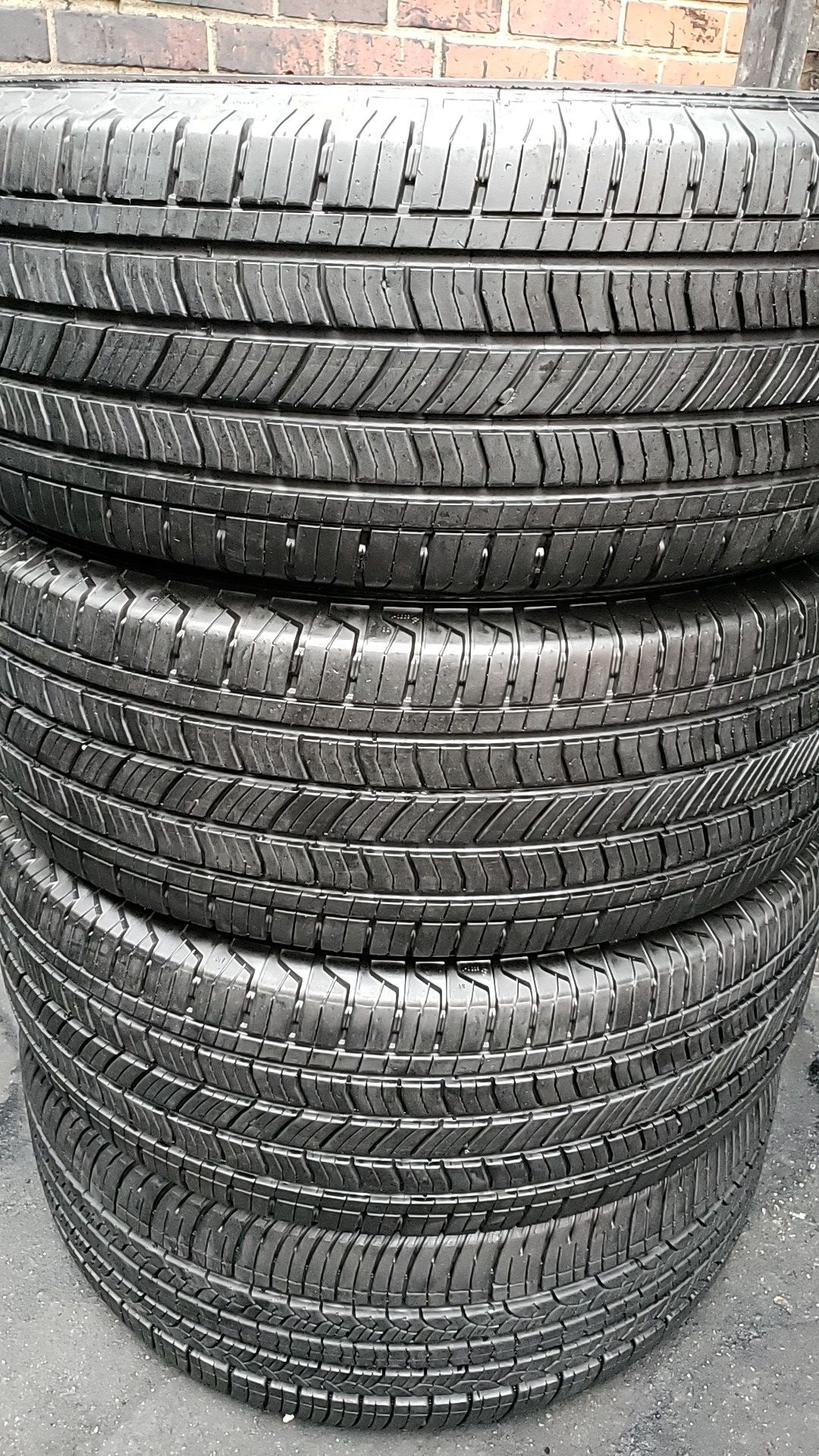Four matching Michelin tires for sale 265/65/18