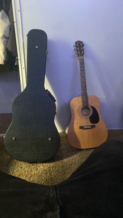 Squier Acoustic Guitar Plus Case