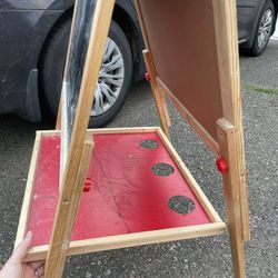 Children’s easel - FREE