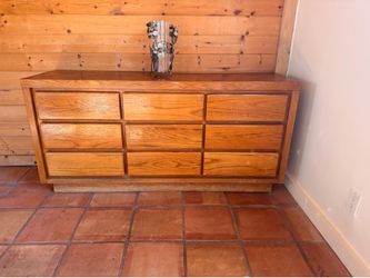 WOOD DRESSER