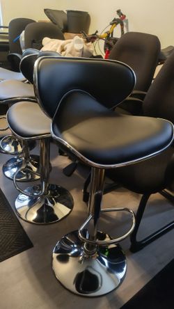 4 Bar stool chairs