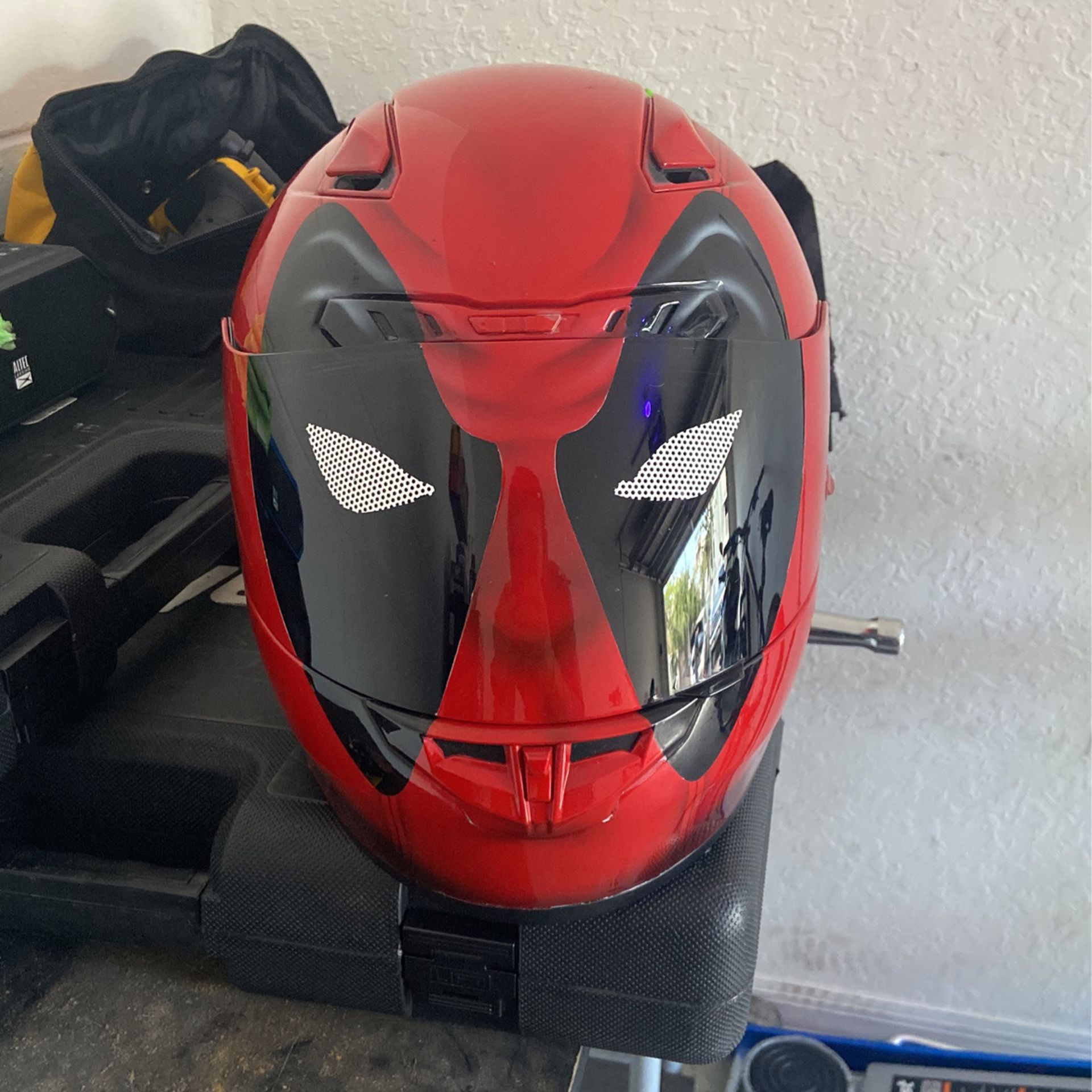 Deadpool Custom Motorcycle helmet L for Sale in Orlando, FL - OfferUp