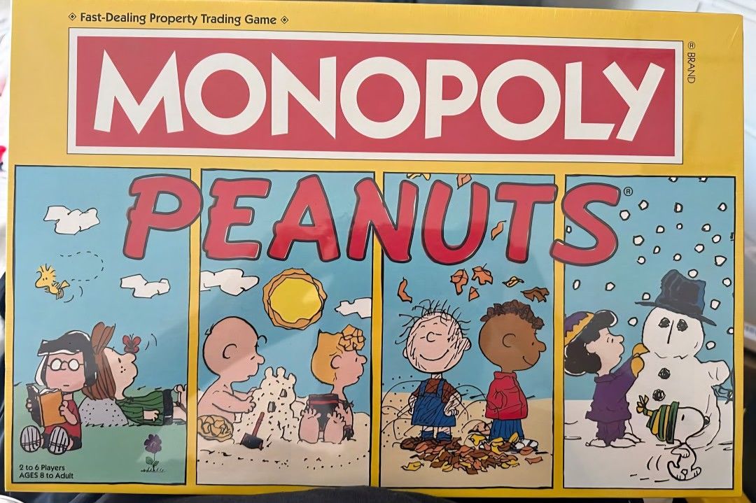 Peanuts Snoopy Monopoly Brand NEW
