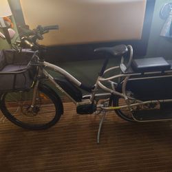 Yuba Boda Boda 26" Electric Cargo Bike 