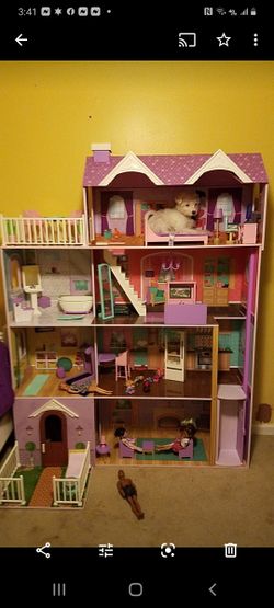 Doll house 4 feet