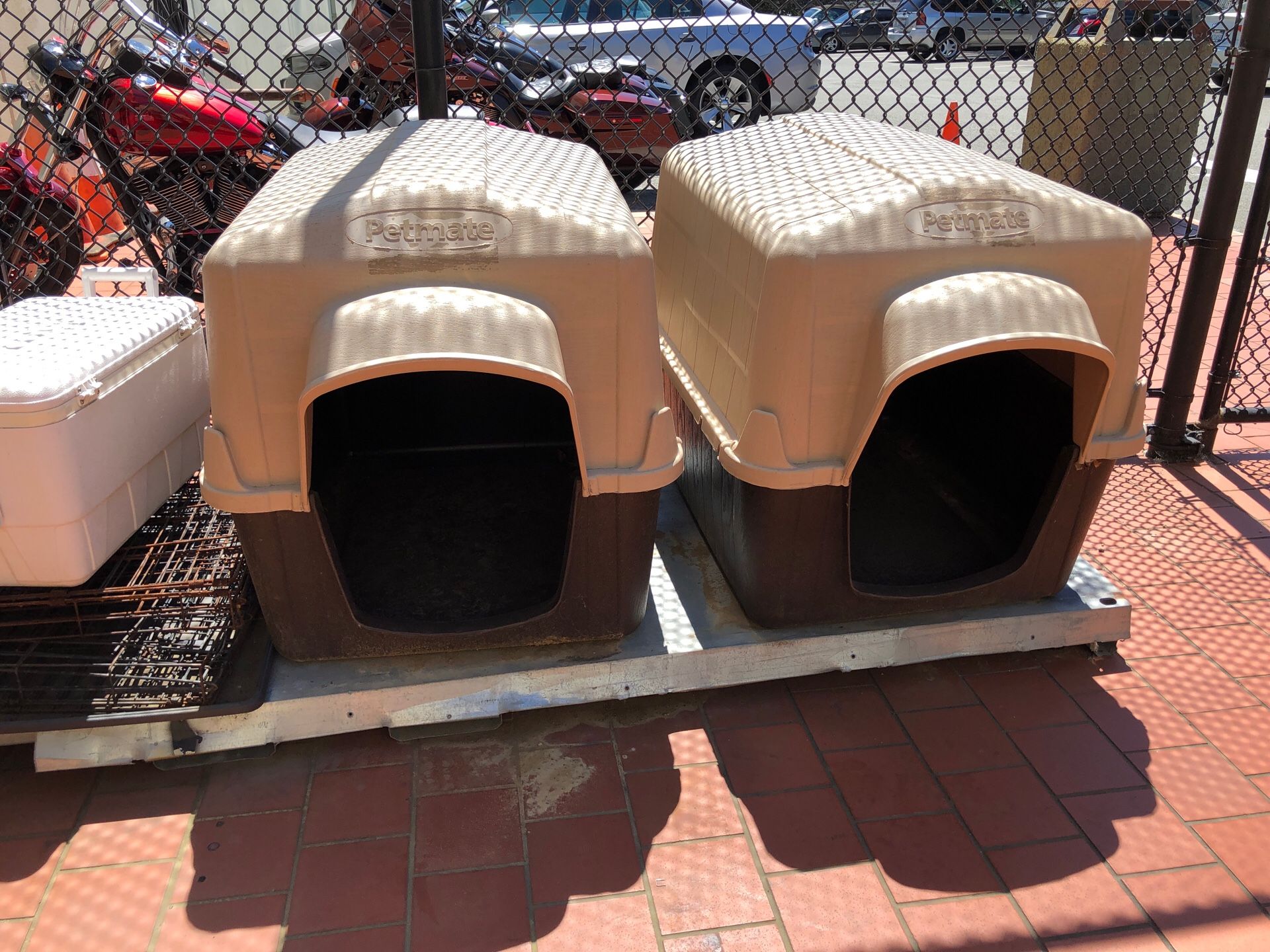 Petmate Dog Houses