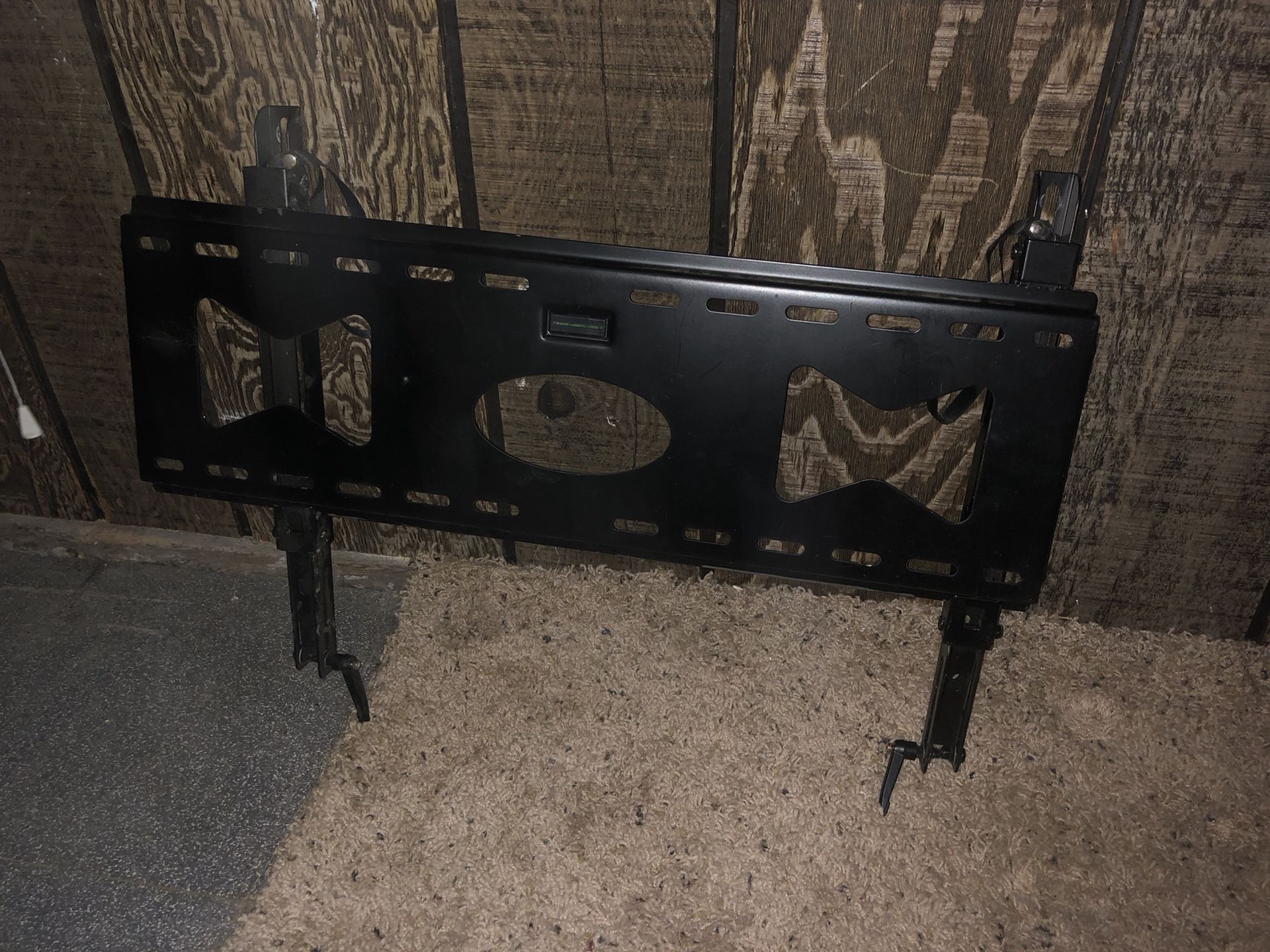 Flat screen wall mount
