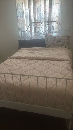 Queen size bed