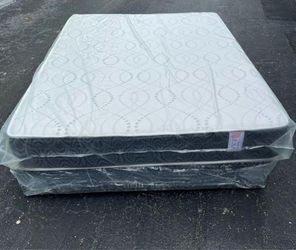 NEW MATTRESS FULL SIZE PLUSH WITH BOX SPRING