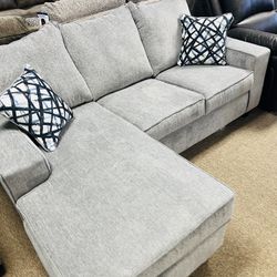 Cozy Stunning Reversible Chaise Sectional