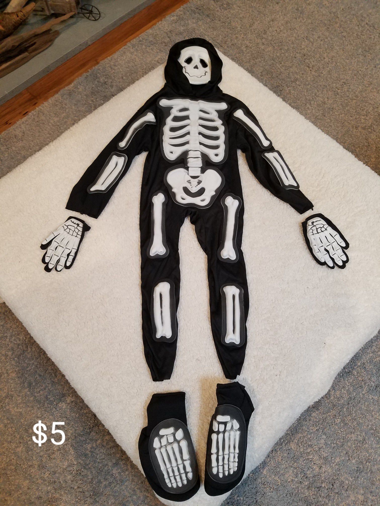 Child's skeleton Halloween costume