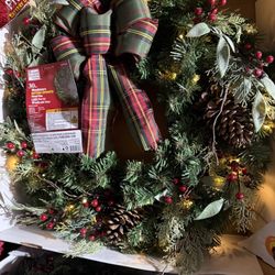 30” Christmas Wreath Pre-Lit (NEW)