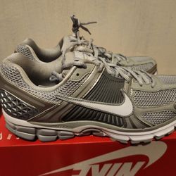 Nike Zoom Vomero 5 (Wolf Grey/White) - Size 12.5