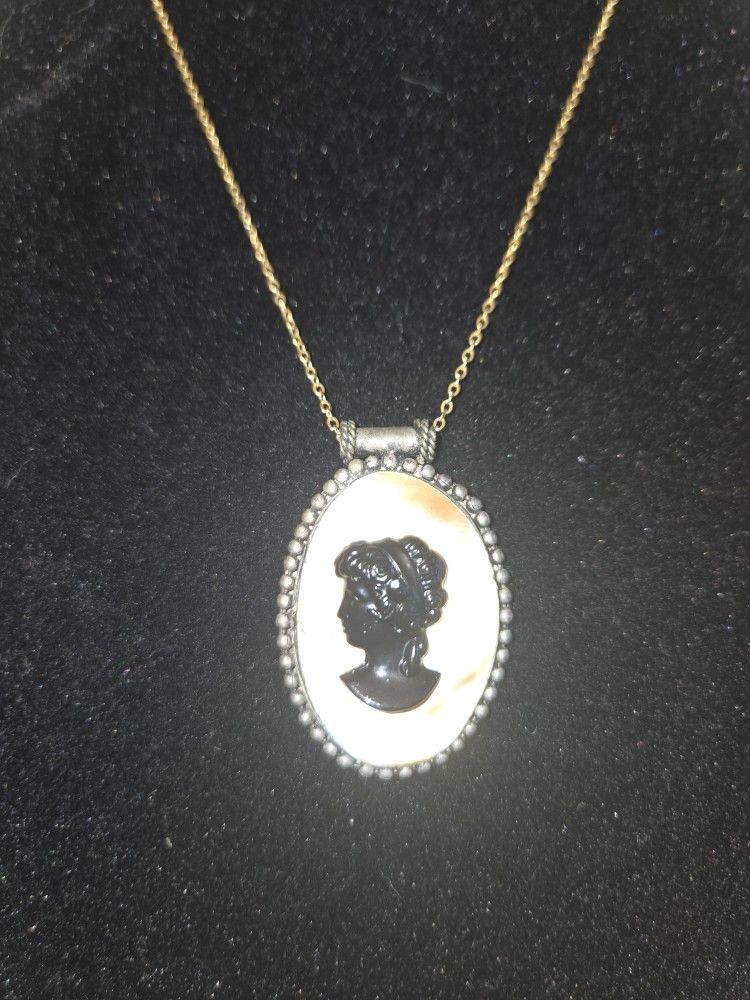 Pre-owned Vintage Jewelry:Cameo necklace $35.. heart brooche $25.. Signed rose brooche $50 firm