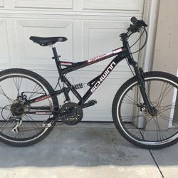 Schwinn Ditch 3.0 Mountain Bike 24 Speed 26 Tires Disc Brakes