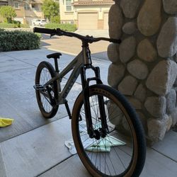 Scott Voltage Dirt jumper: YZ 0.1