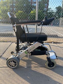 EZ lite Cruiser foldable power wheelchair