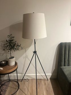 Floor lamp