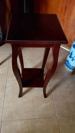 Vintage pedestal stand/side table