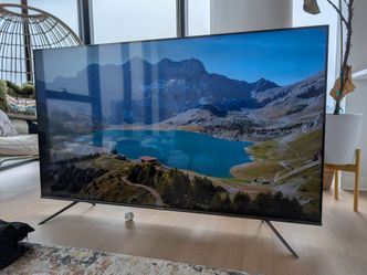 75 inch Hisense 4K ULED Smart TV (75U6G) - Like New / Excellent Condition!