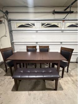Dining table set