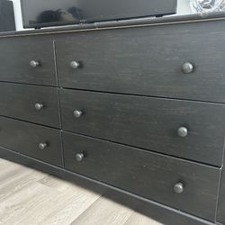 6-Drawer Dresser