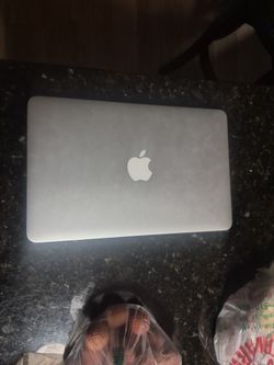 Macbook 11 Inch , Early 2015 Perfect Condition.