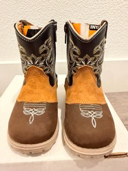 Botas vaqueras unisex hechas en México de piel. Cowboy boots for toddler made in Mexico leather.