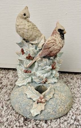 Vintage Collectible Freestanding Resin Cardinals Figurine Statue Candle Holder Home Decoration Accent