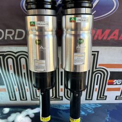 Front Suspension Air Strut - 2006-2013 Land Rover Range Rover Sport - Arnott used- 99% new