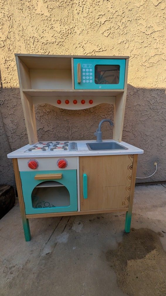 Kids Play Kitchen