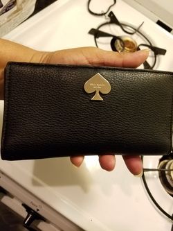 New Kate spade wallet new great mom's gift