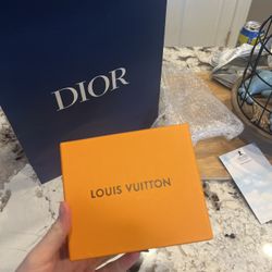 Louis Vuitton Bifold Mens Wallet – yourvintagelvoe