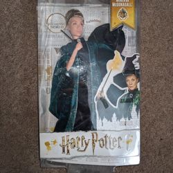 Minerva McGonagall - Harry Potter Figure